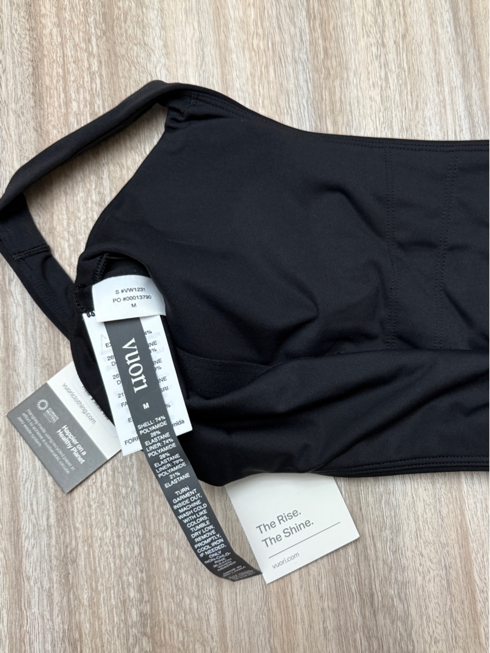 NWT Vuori All The Form Bra Size Medium Women’s in Black - Picture 6 of 11